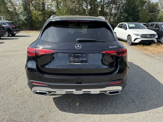 2026 Mercedes Benz GLC 300 4MATIC photo 4