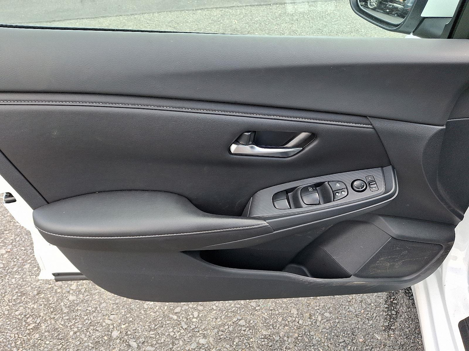 2023 Nissan Sentra SV photo 13