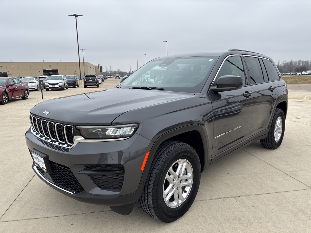 2025 Jeep Grand Cherokee Laredo's photo
