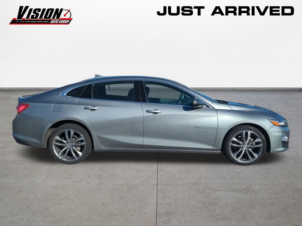 2024 Chevrolet Malibu Premier 2LT photo 4