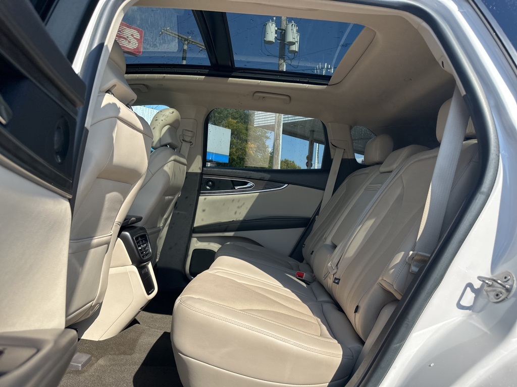 2019 Lincoln Nautilus Reserve photo 28