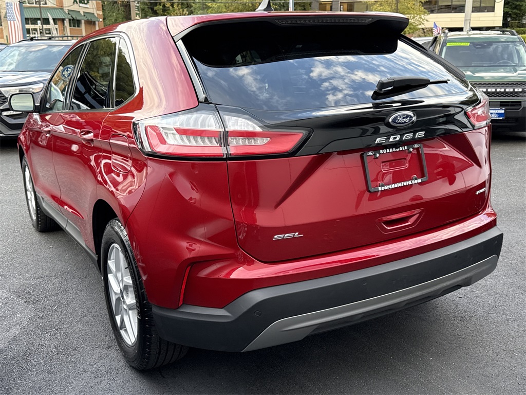 2022 Ford Edge SEL photo 4