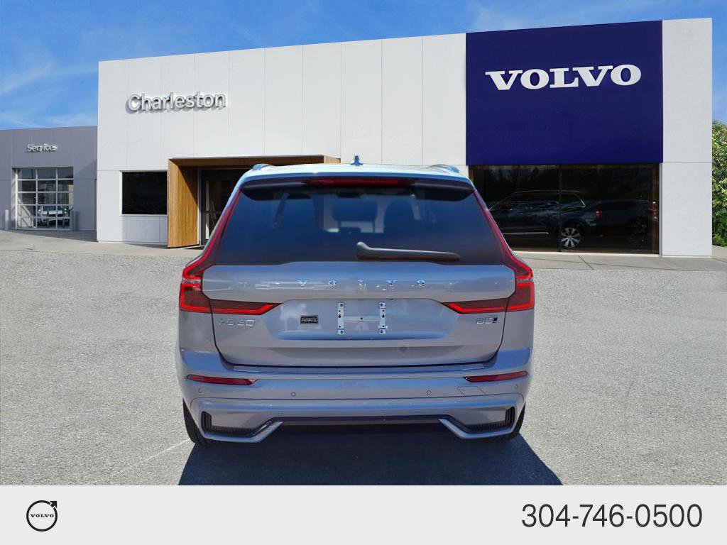 2026 Volvo XC60 Plus photo 2