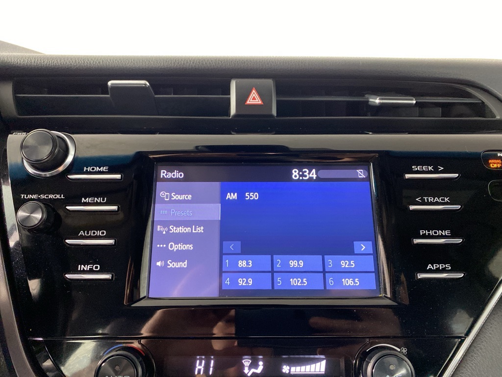 2018 Toyota Camry SE photo 24