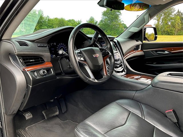 2019 Cadillac Escalade Luxury photo 8