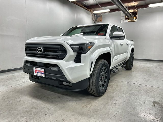 2025 Toyota Tacoma SR5's photo