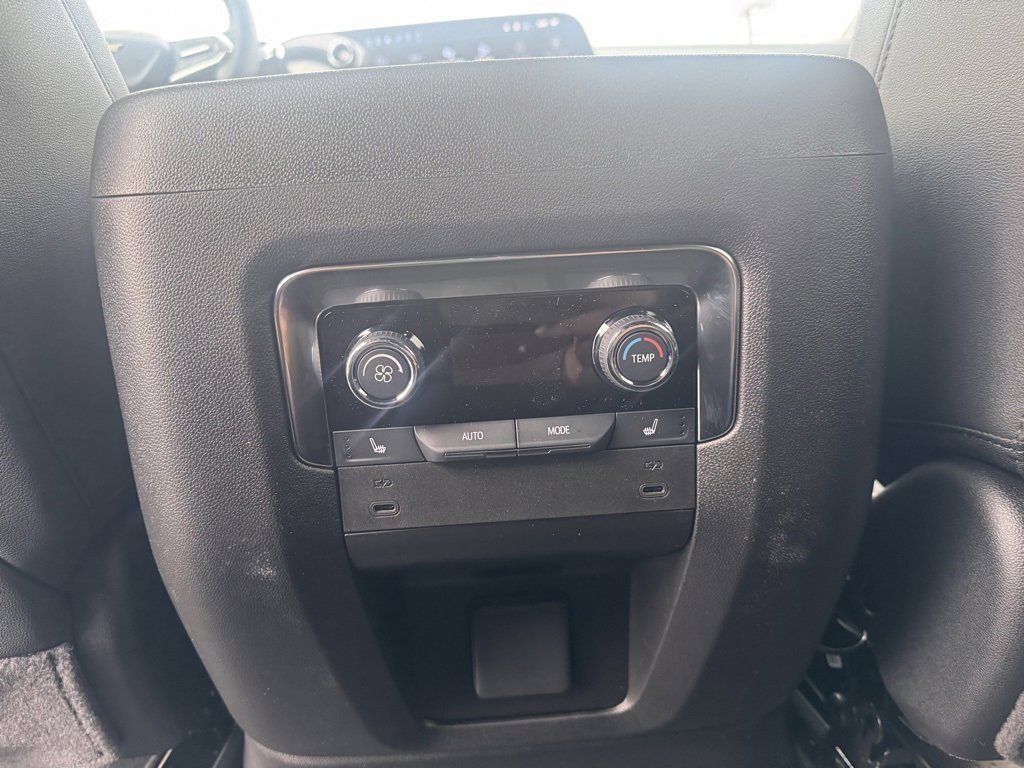 2026 Chevrolet Suburban Premier photo 23