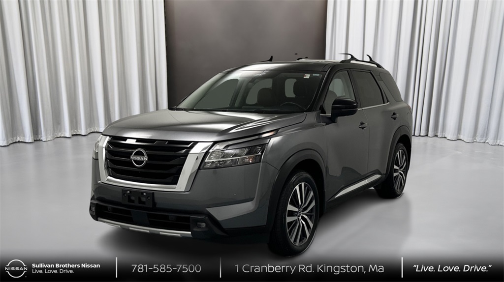 Used 2022 Gray Nissan Platinum image 1