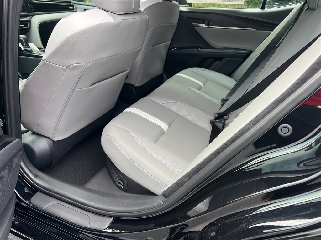 2025 Toyota Camry SE photo 20