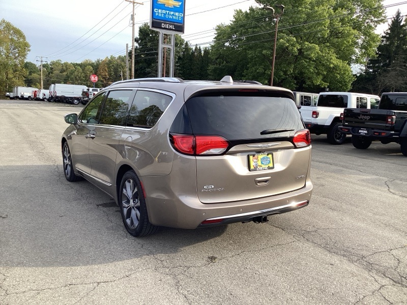 2018 Chrysler Pacifica Limited photo 5