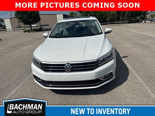 2018 Volkswagen Passat 2.0T SE photo 2