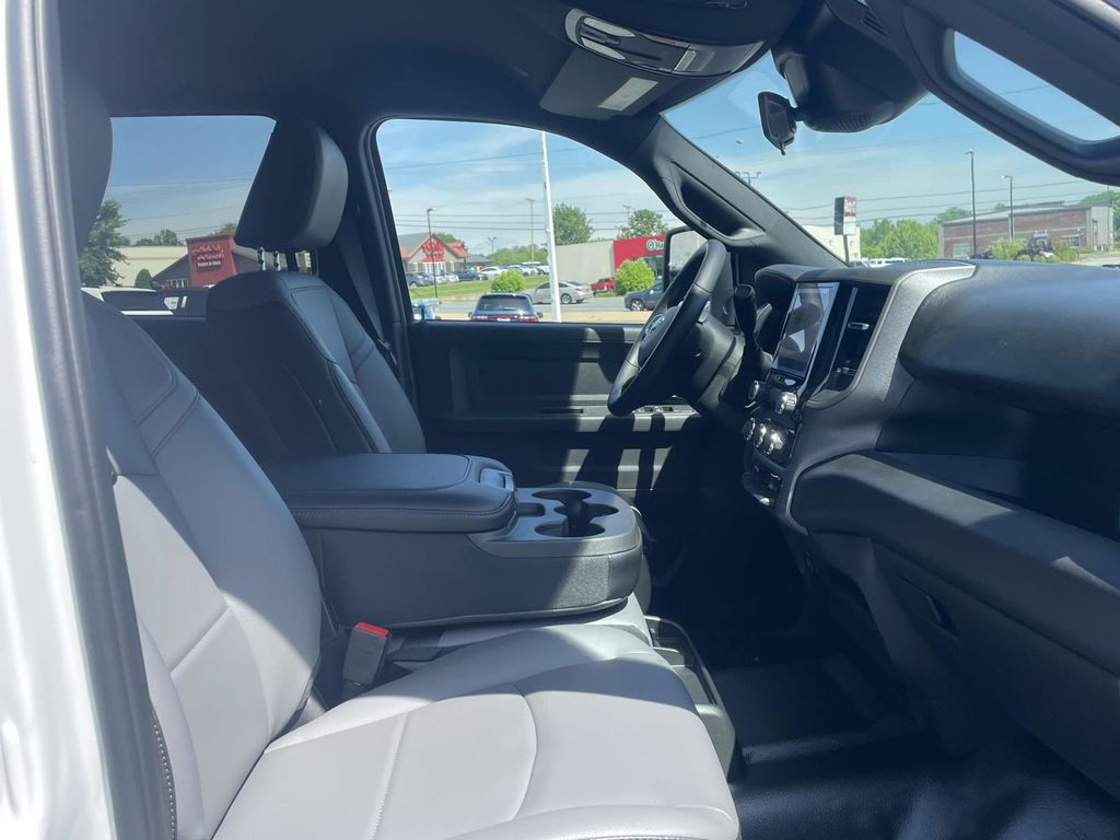 2025 Ram 2500 Tradesman photo 14