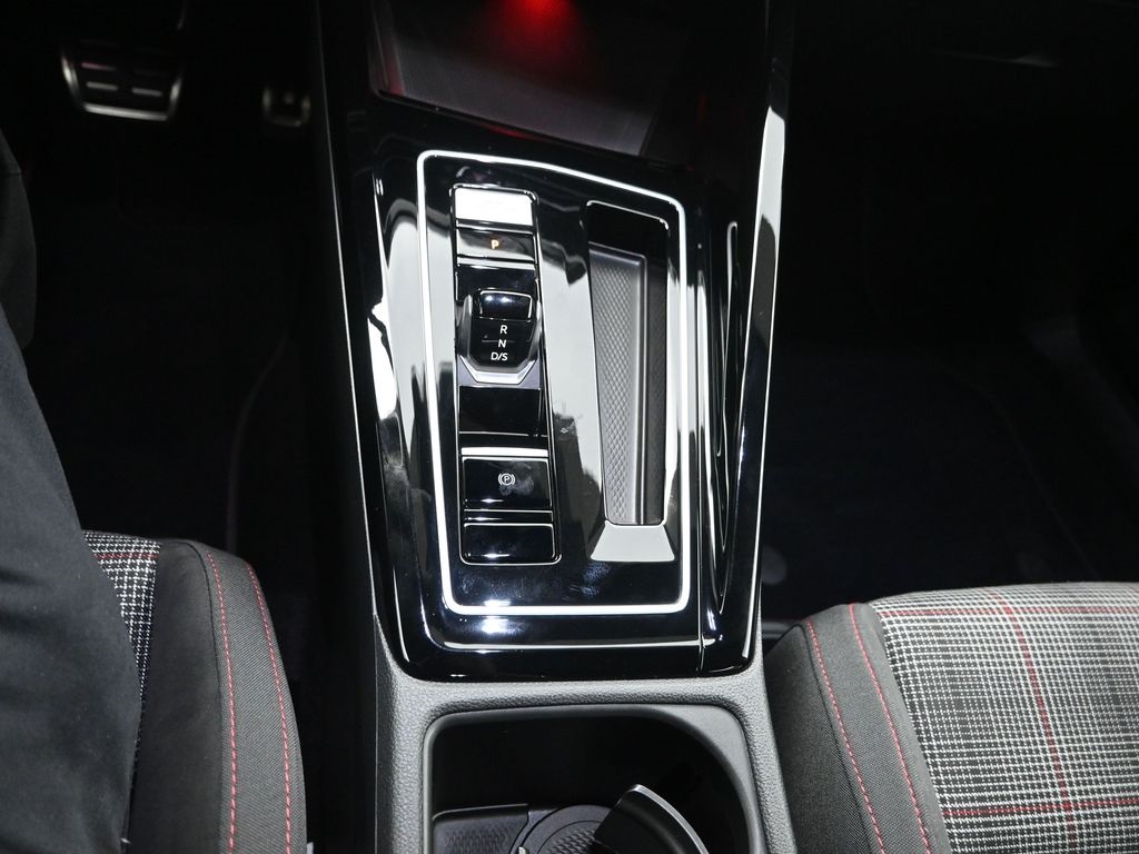 2024 Volkswagen Golf GTI S photo 11