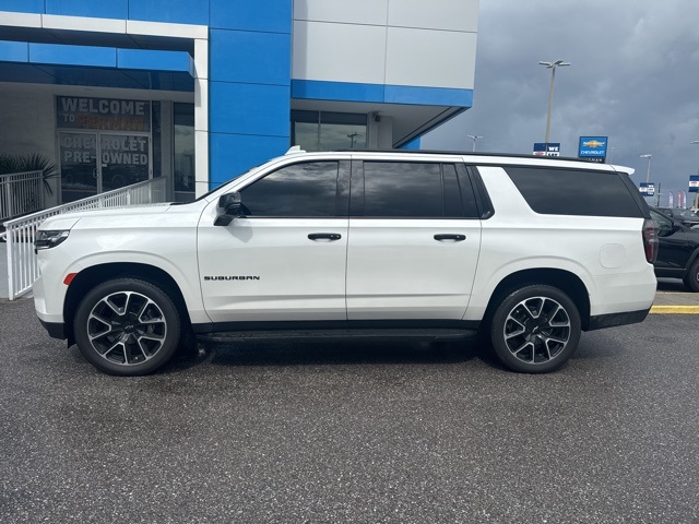 2023 Chevrolet Suburban RST photo 4