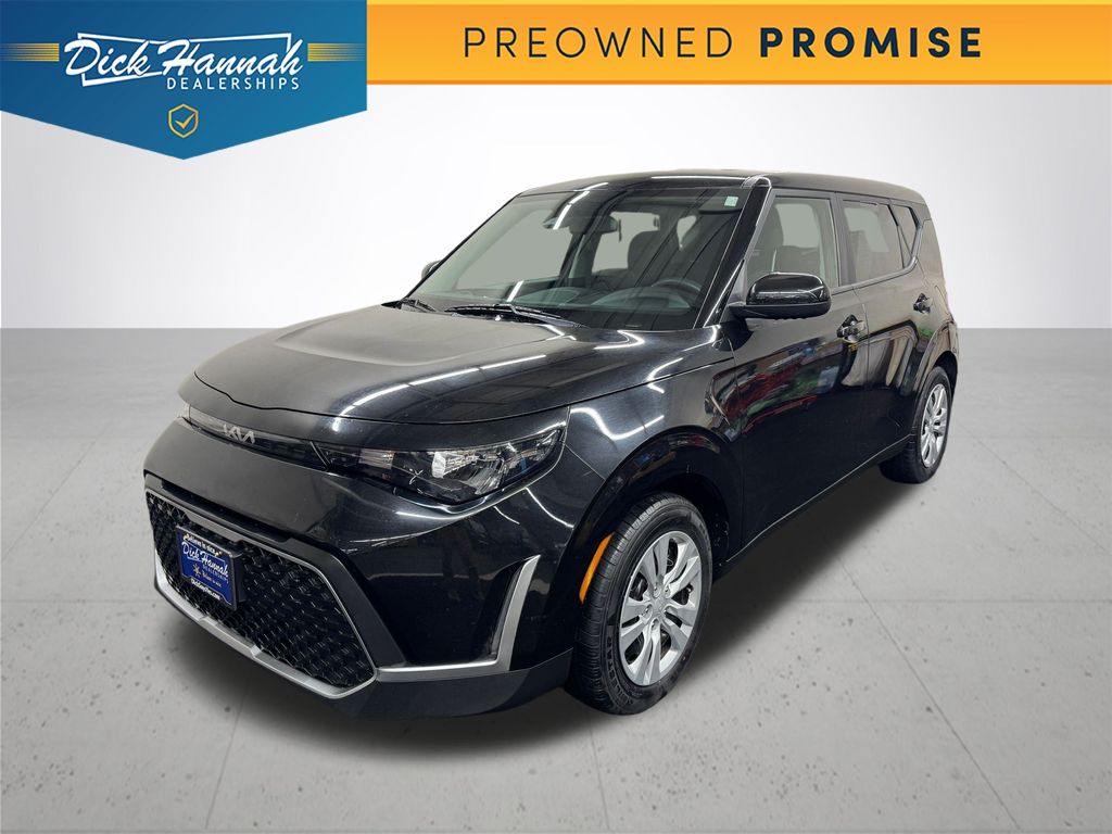 2023 Kia Soul LX's photo