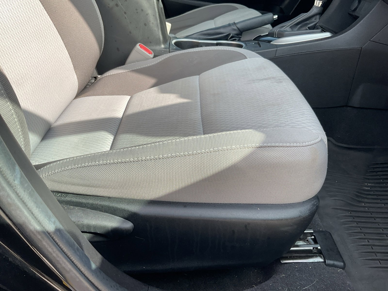 2018 Toyota Corolla LE photo 29