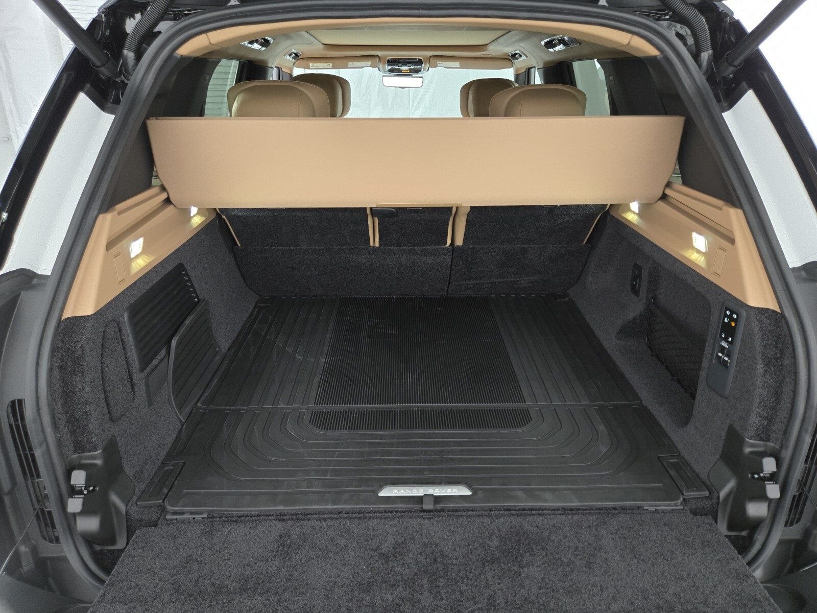 2025 Land Rover Range Rover Autobiography photo 12