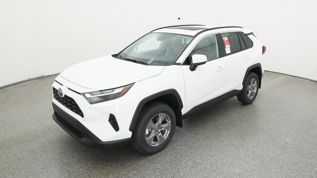 2025 Toyota RAV4 XLE's photo