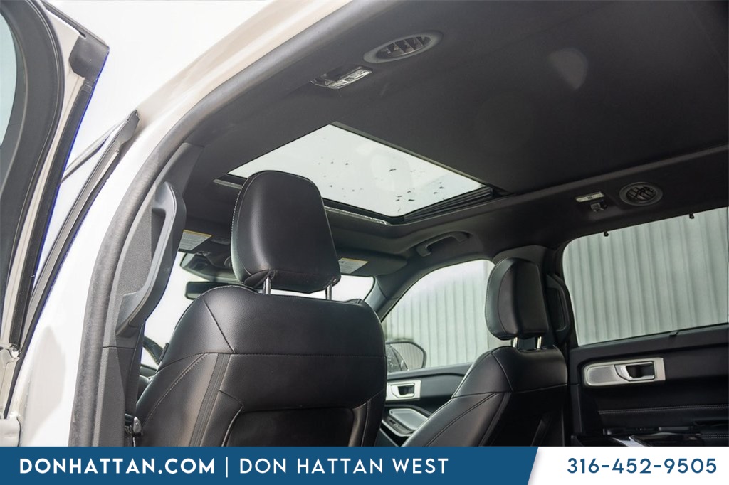 2023 Ford Explorer ST photo 21