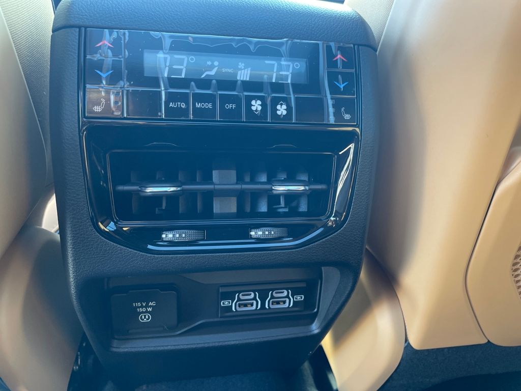 2025 Jeep Grand Cherokee L Summit photo 13