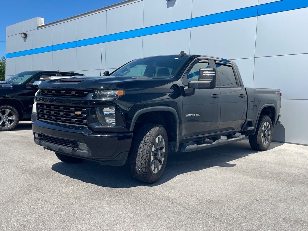 2022 Chevrolet Silverado 2500HD Custom photo 3