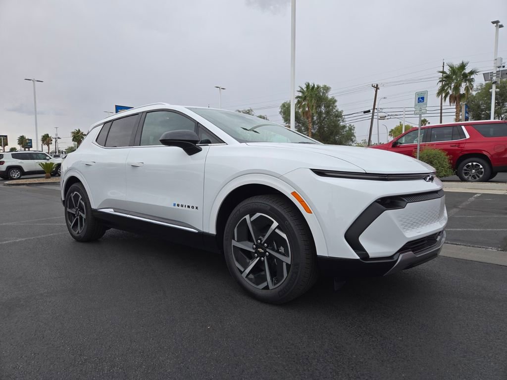 2025 Chevrolet Equinox EV LT's photo