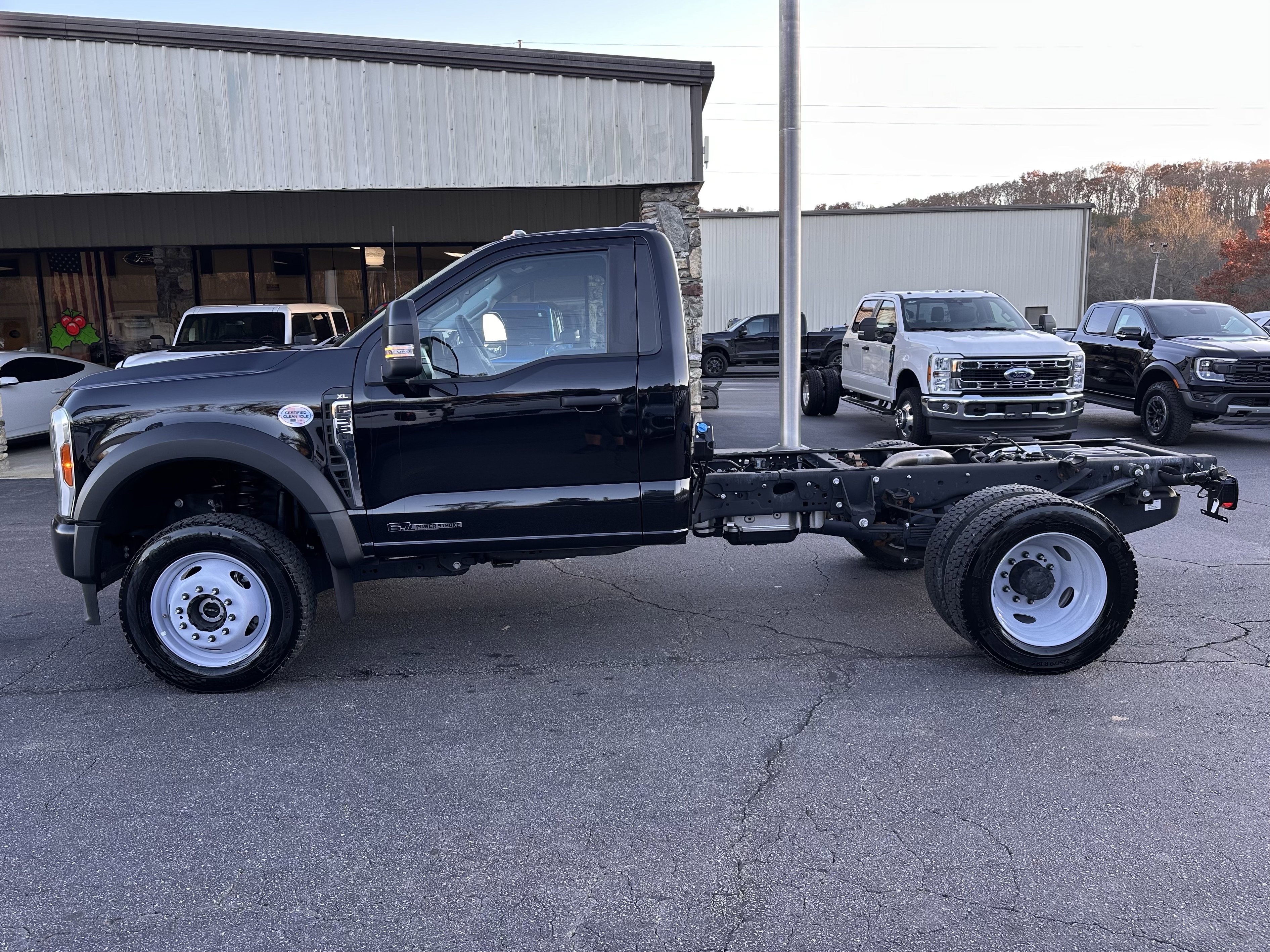 2024 Ford F-550 Super Duty Chassis Cab XL's photo