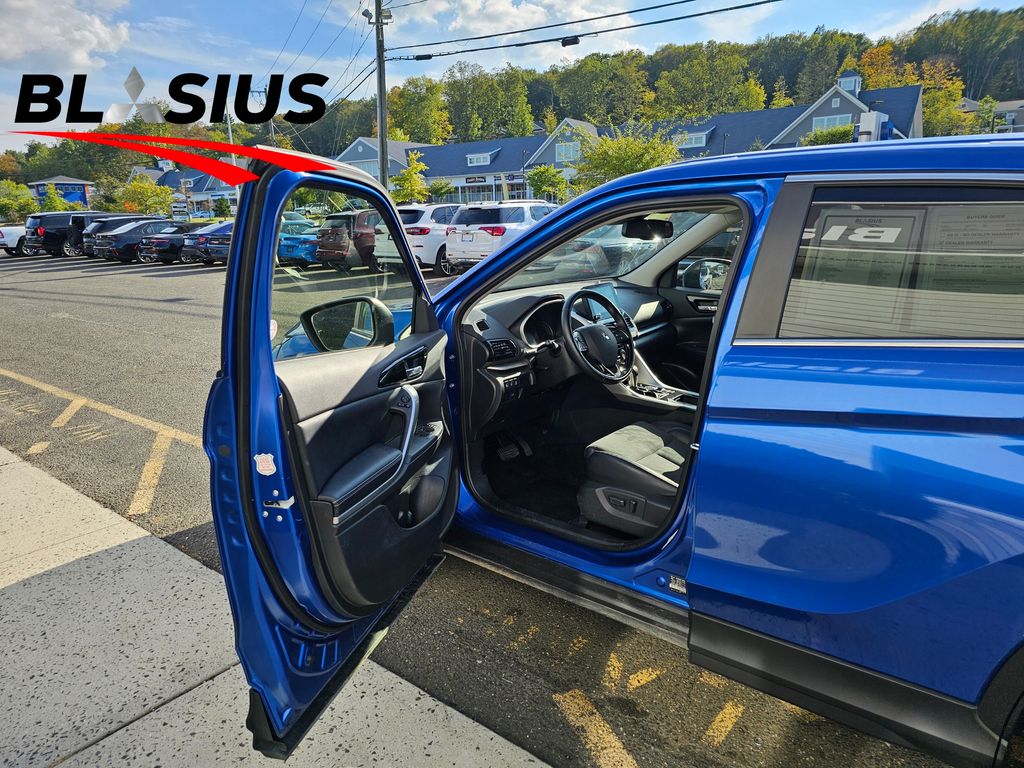 2024 Mitsubishi Eclipse Cross SE photo 5