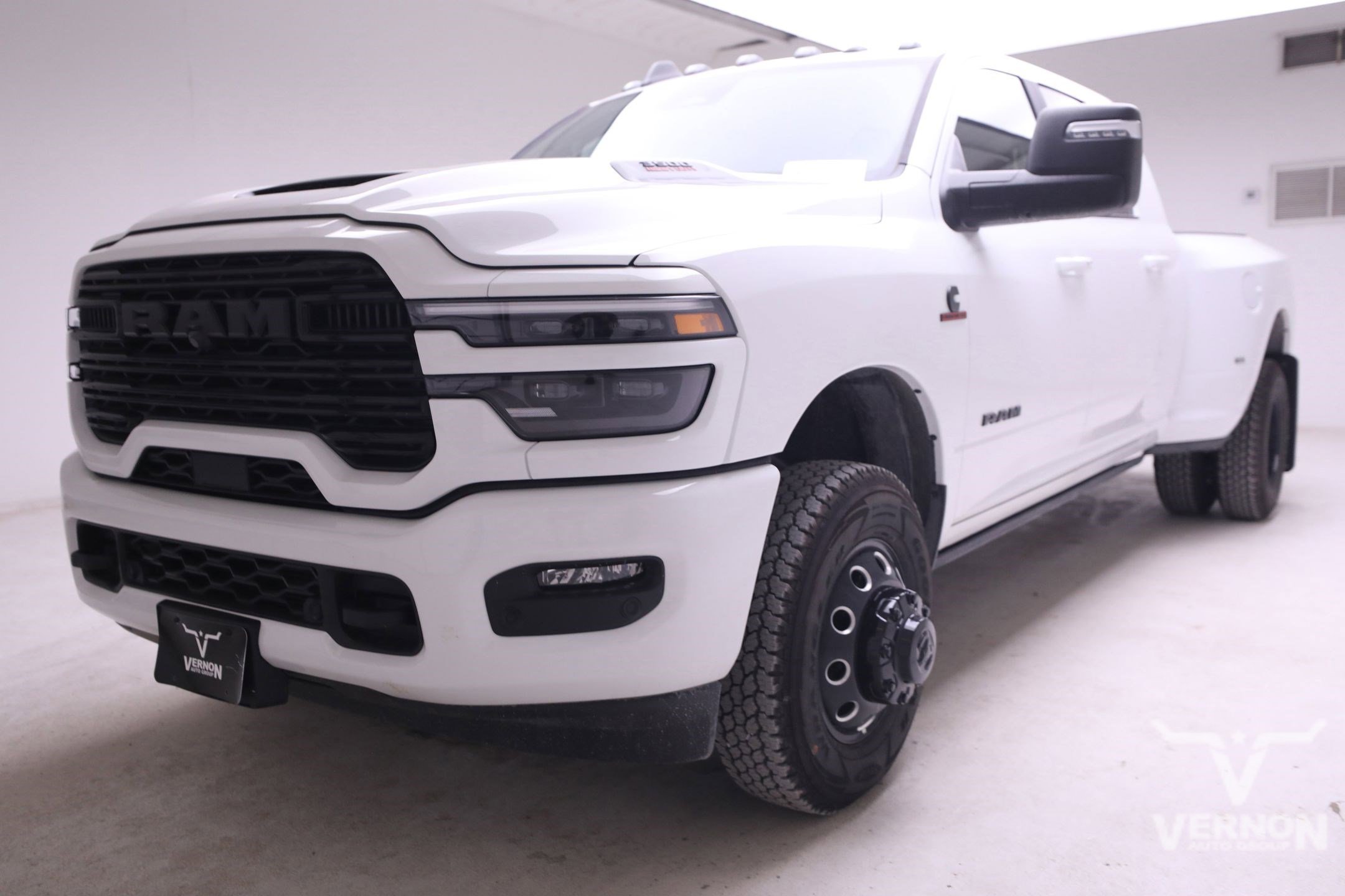 2025 RAM Ram 3500 Pickup Laramie's photo