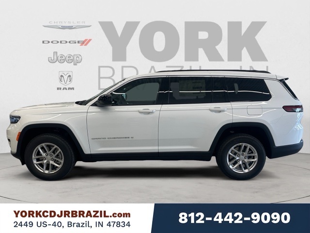 2025 Jeep Grand Cherokee Laredo photo 2