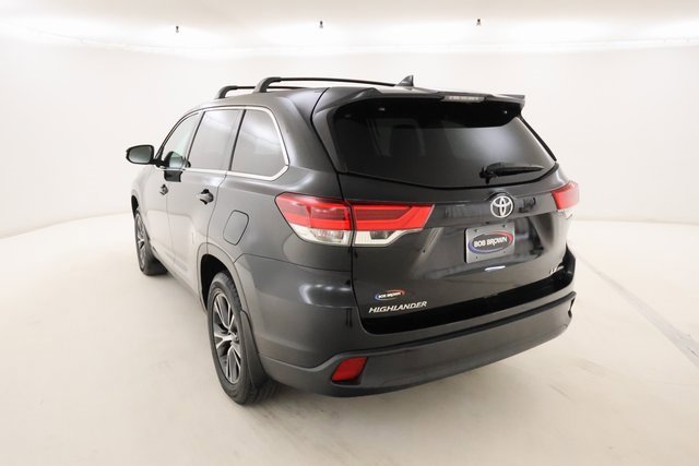 2019 Toyota Highlander LE photo 24