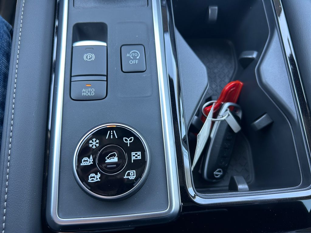 2025 Nissan Pathfinder SL photo 24