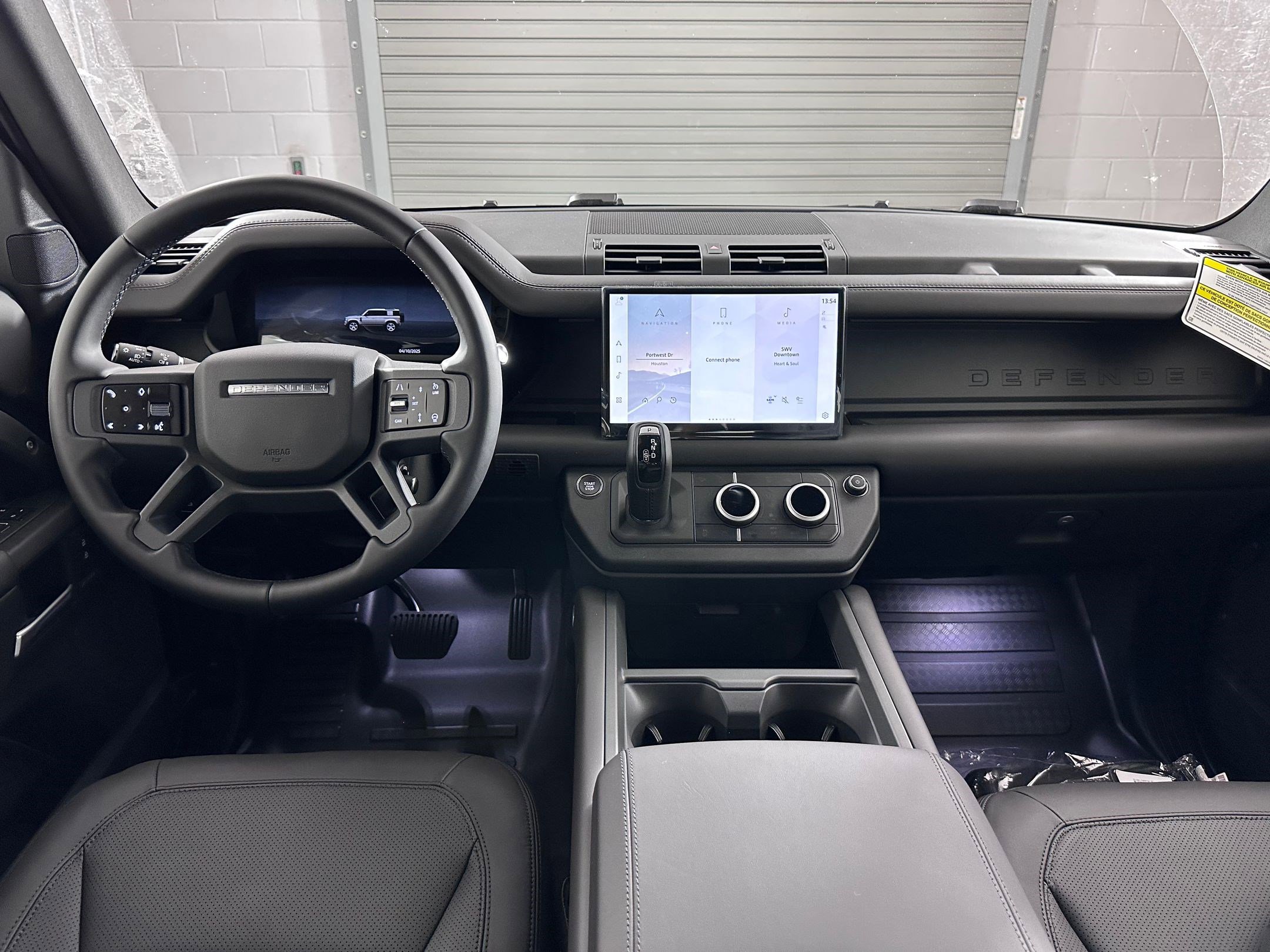 2025 Land Rover Defender 110 S photo 4