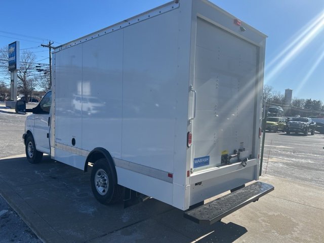 2024 Chevrolet Express Cutaway 3500 photo 4
