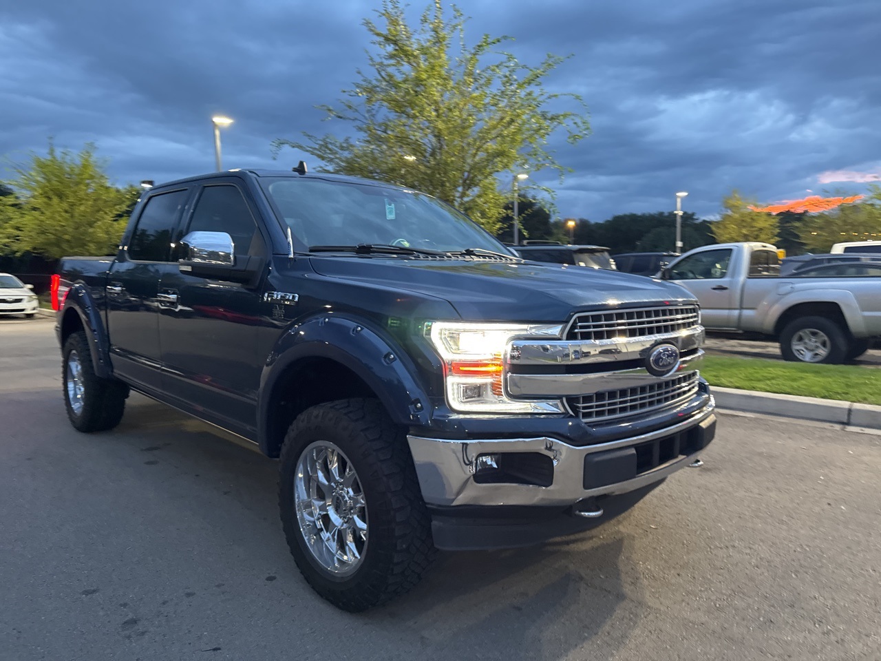 2020 Ford F-150 Lariat photo 2