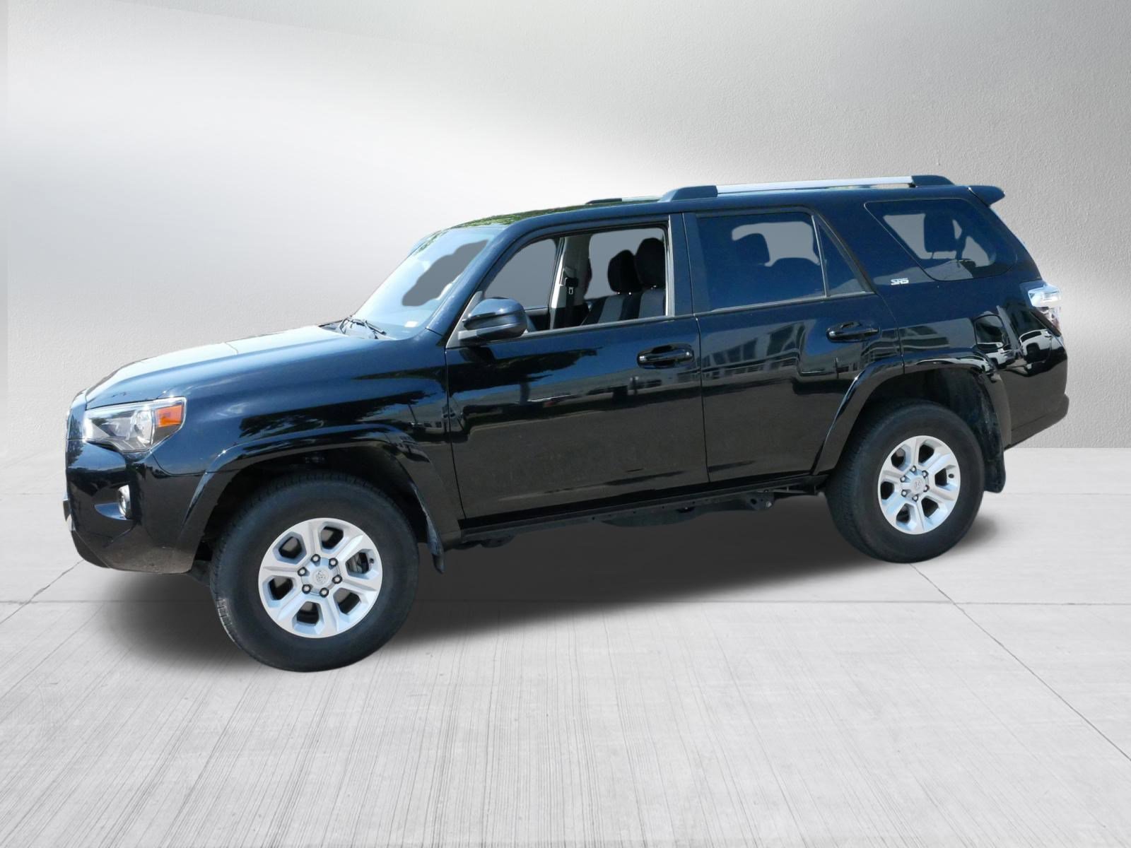 2024 Toyota 4Runner SR5 photo 3