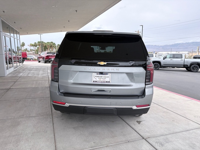 2025 Chevrolet Suburban LS photo 3