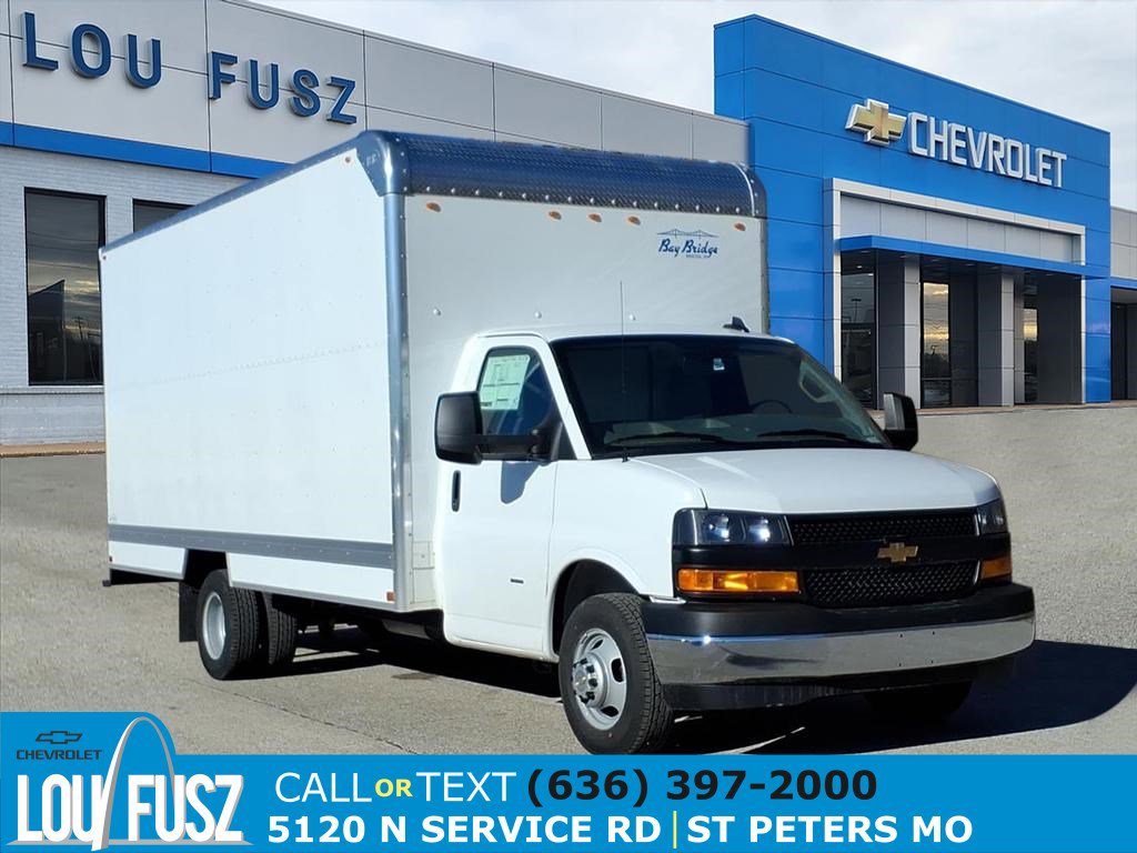 2025 Chevrolet Express Cutaway Base's photo