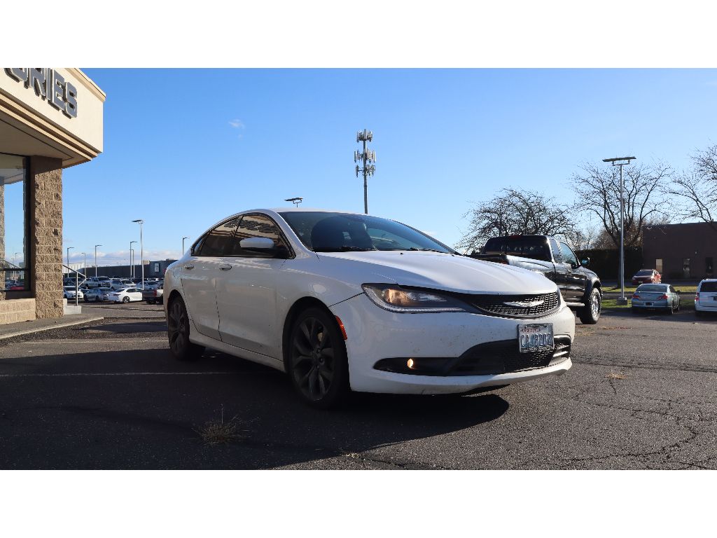 2015 Chrysler 200 S
