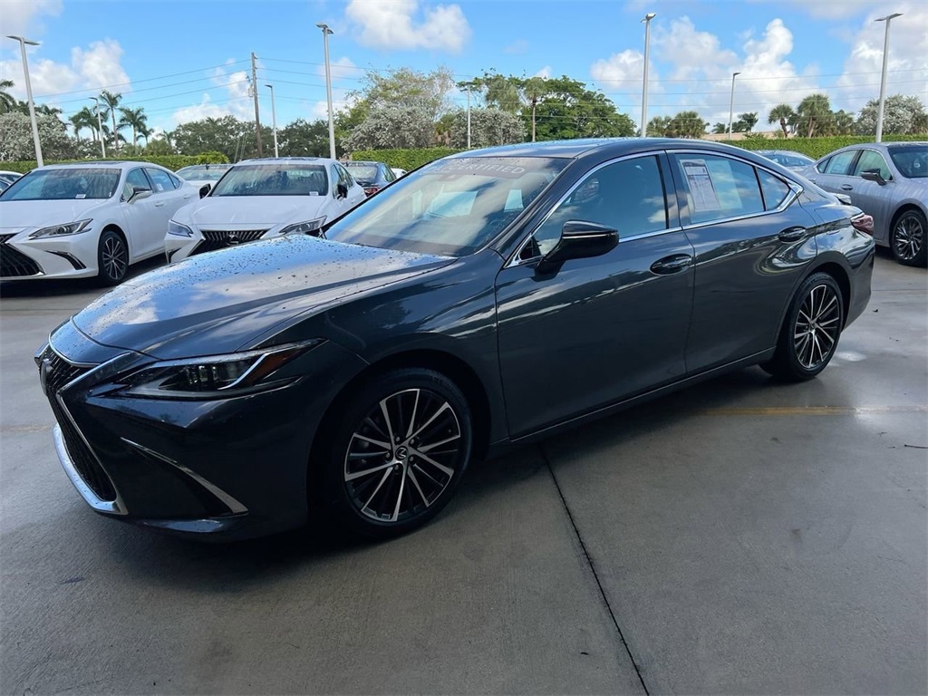 2025 Lexus ES 300h Premium photo 2
