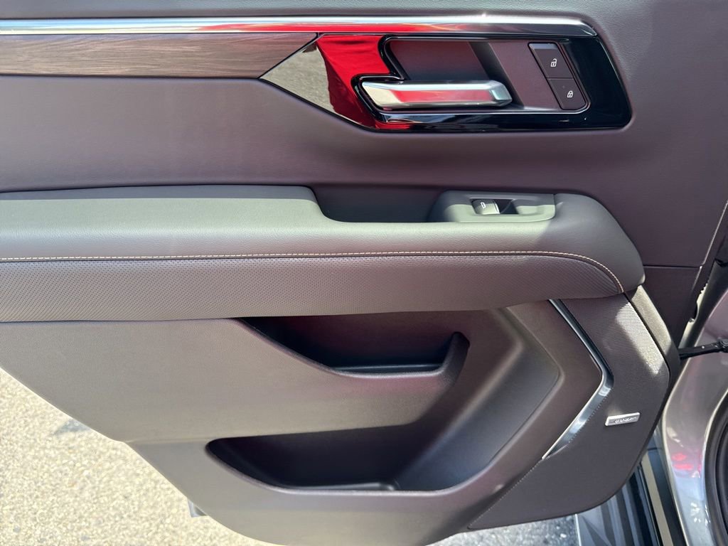 2025 Chevrolet Tahoe Premier photo 39