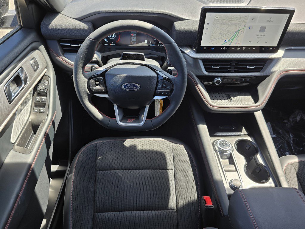 2025 Ford Explorer ST photo 14