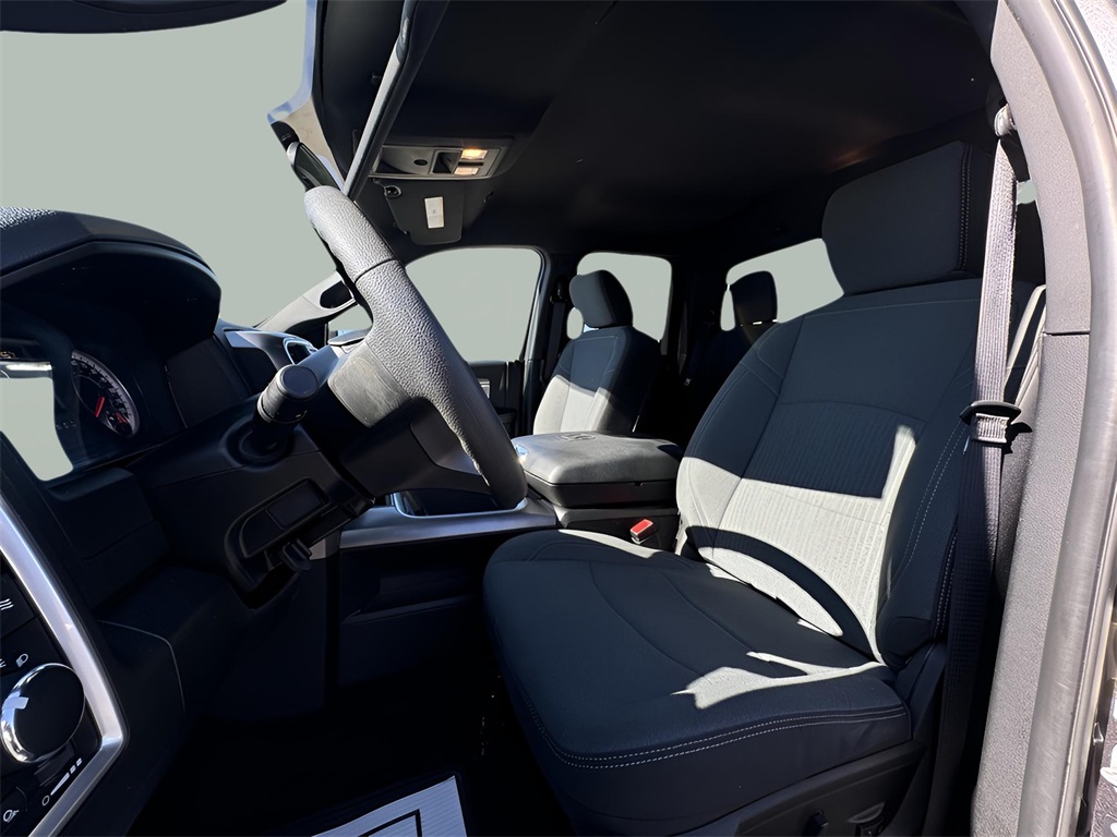 2022 Ram 1500 Classic Warlock photo 20