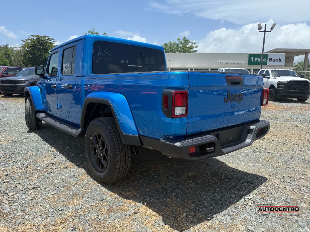 2025 Jeep Gladiator Sport photo 2