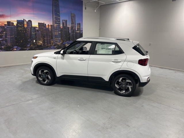 2026 Hyundai Venue SEL photo 2