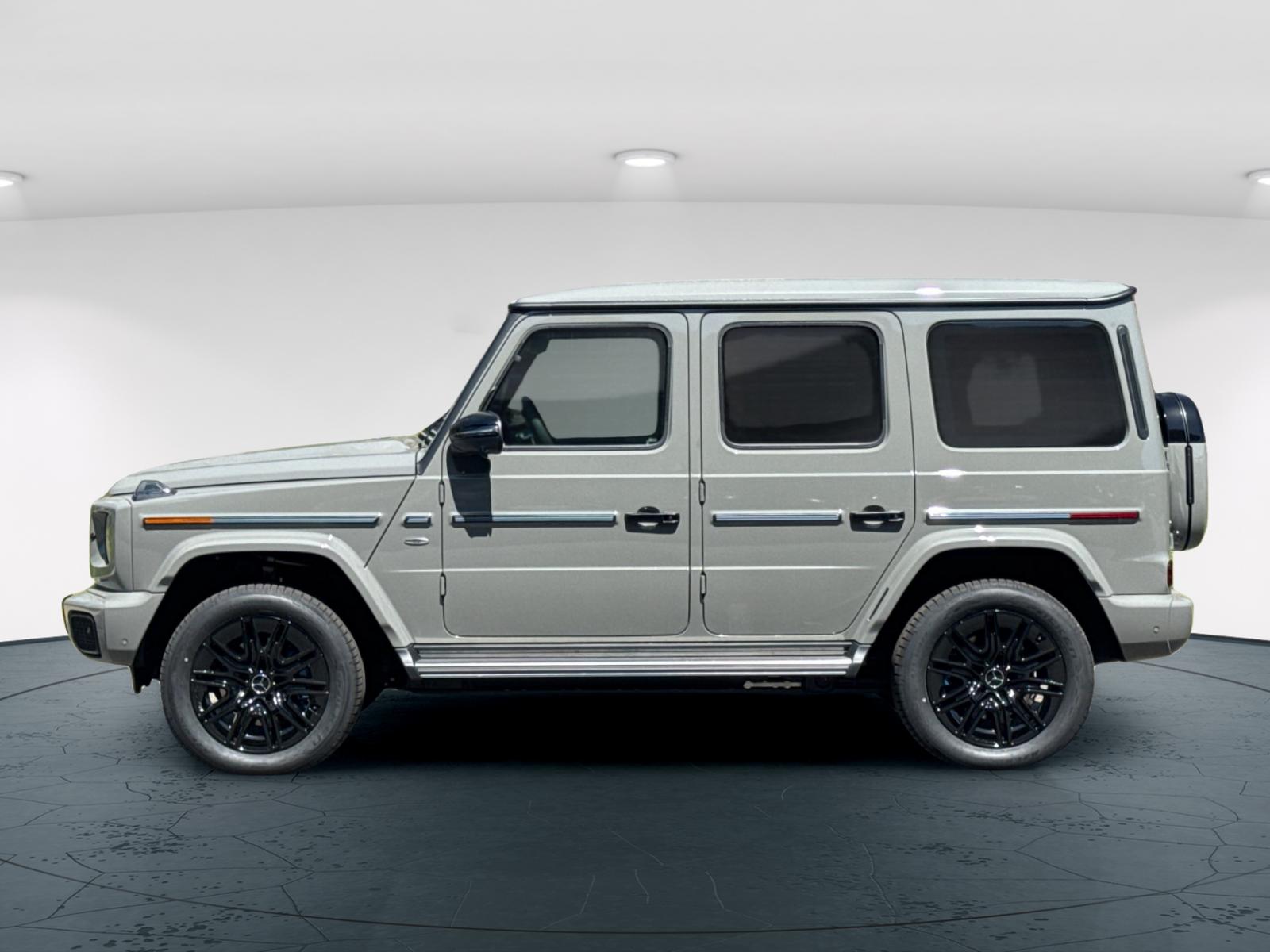 2025 Mercedes Benz G photo 3