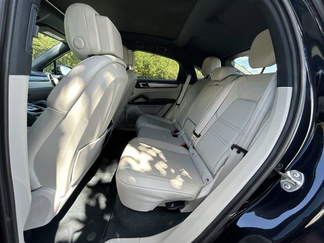 2023 Porsche Cayenne Coupe Platinum Edition photo 18