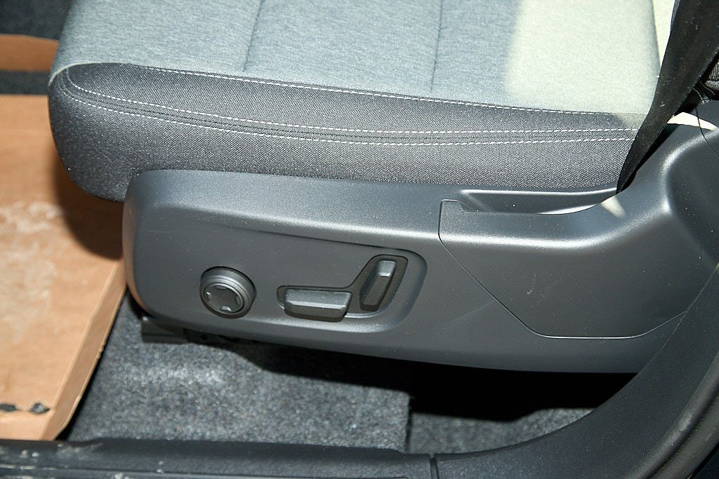 2026 VOLVO XC40 - Image 14