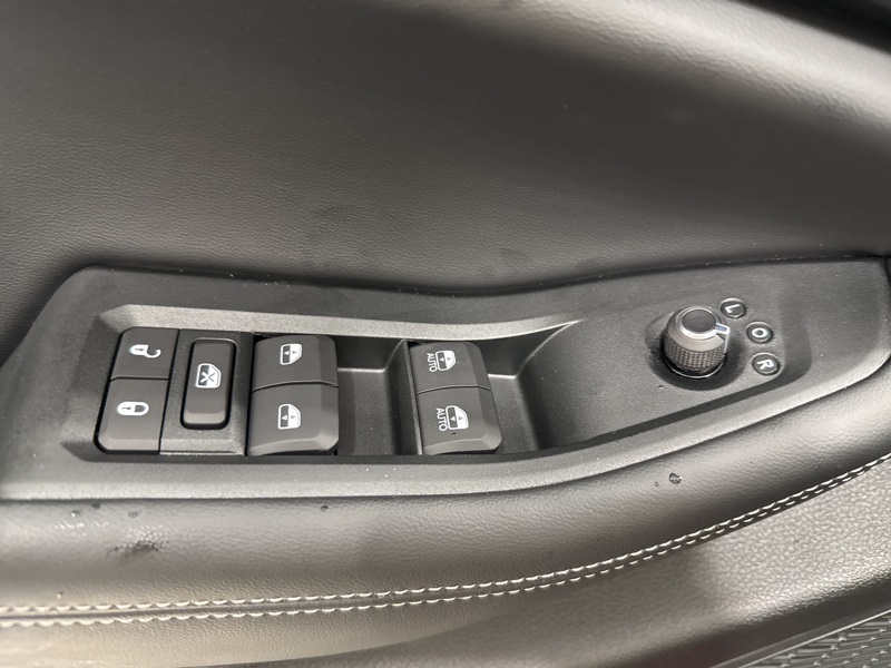 2025 Jeep Grand Cherokee Altitude photo 22