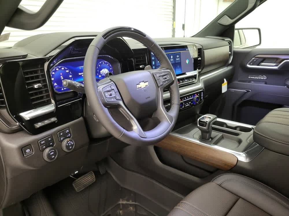 2025 Chevrolet Silverado High Country photo 36